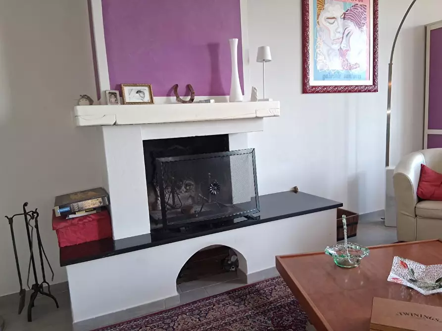 Immagine 5 di Appartamento in vendita  a Lucca