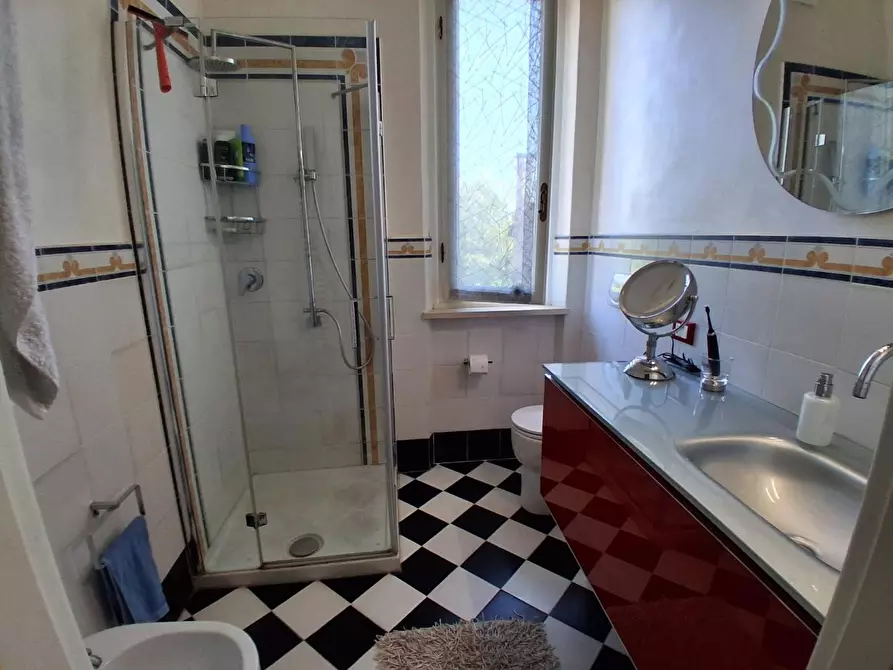 Immagine 22 di Appartamento in vendita  a Lucca