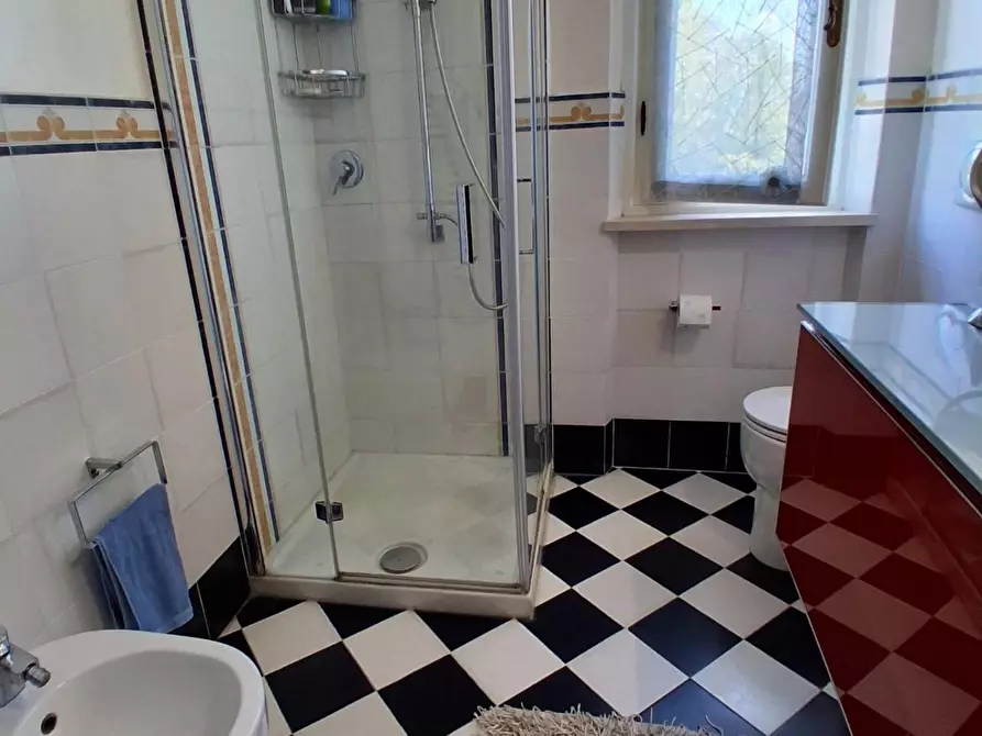 Immagine 19 di Appartamento in vendita  a Lucca