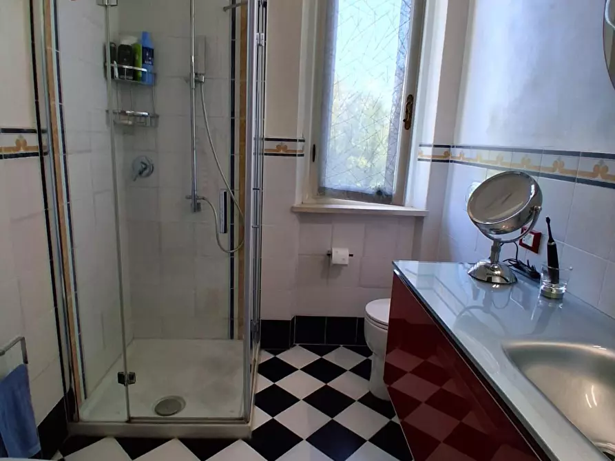 Immagine 20 di Appartamento in vendita  a Lucca