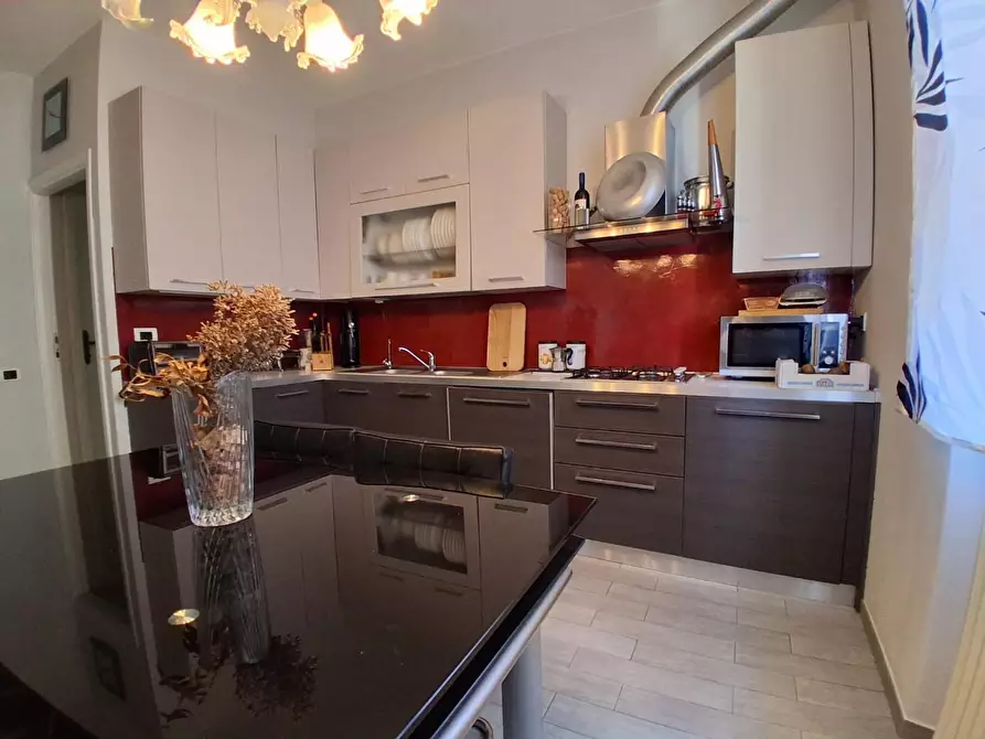 Immagine 7 di Appartamento in vendita  a Lucca