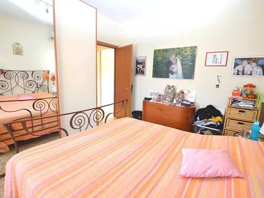 Immagine 11 di Appartamento in vendita  a Capannori