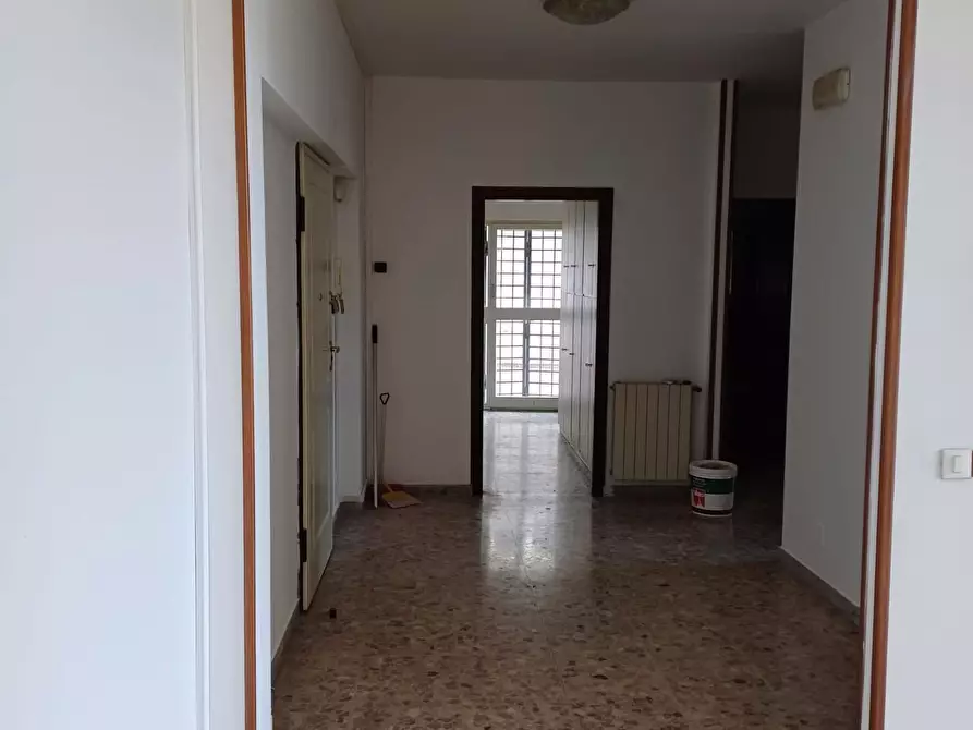 Immagine 1 di Appartamento in vendita  a Carrara