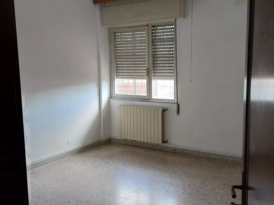 Immagine 2 di Appartamento in vendita  a Carrara