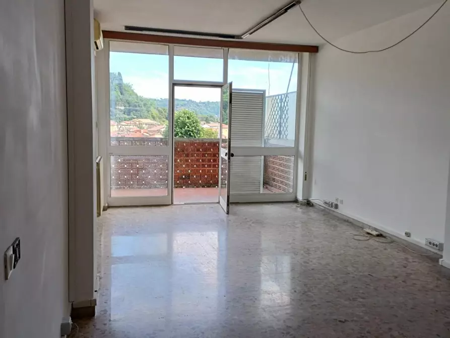 Immagine 5 di Appartamento in vendita  a Carrara