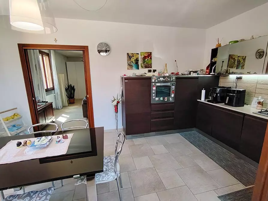 Immagine 7 di Villa in vendita  a San Giuliano Terme