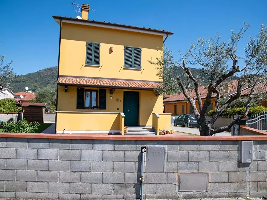 Immagine 8 di Villa in vendita  a San Giuliano Terme