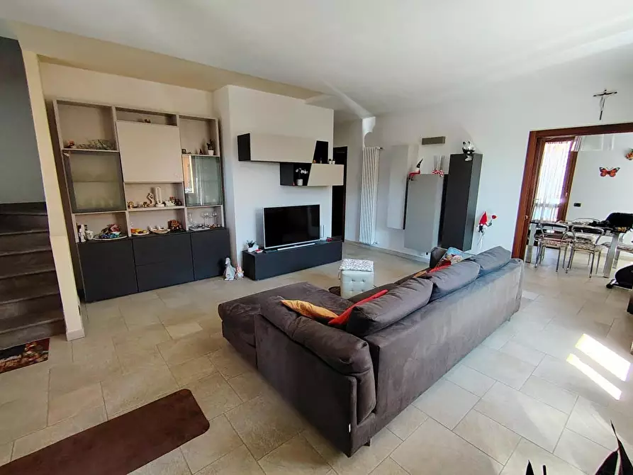 Immagine 1 di Villa in vendita  a San Giuliano Terme