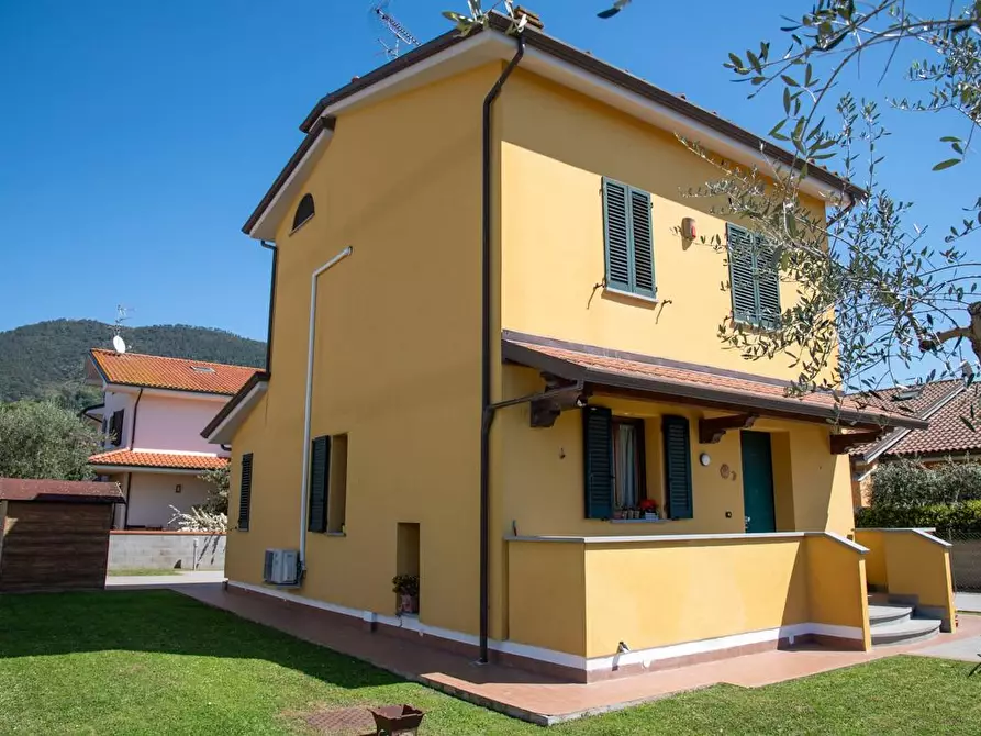 Immagine 10 di Villa in vendita  a San Giuliano Terme