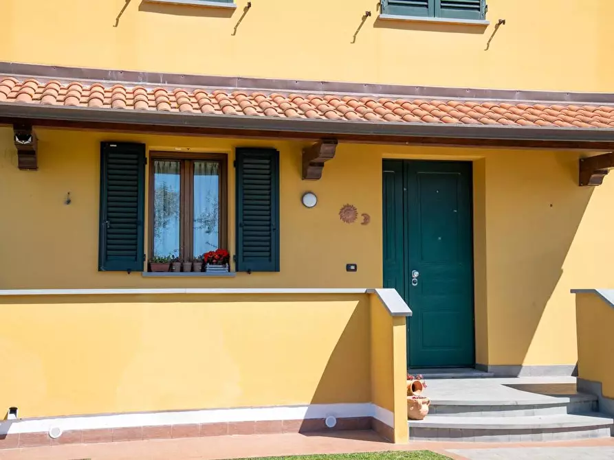 Immagine 4 di Villa in vendita  a San Giuliano Terme