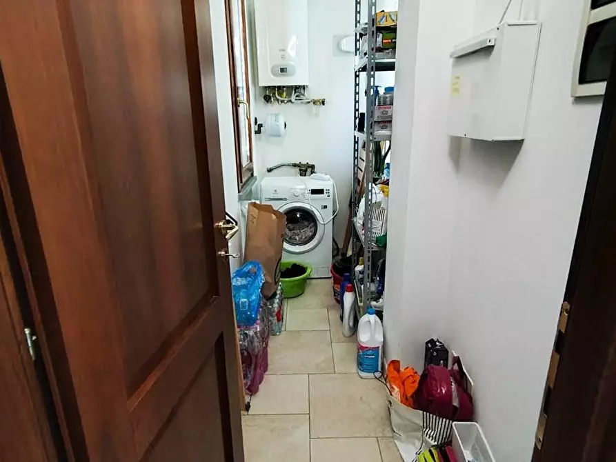 Immagine 28 di Villa in vendita  a San Giuliano Terme