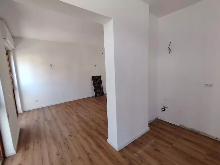 Immagine 14 di Appartamento in vendita  a Massa