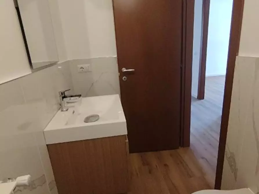 Immagine 21 di Appartamento in vendita  a Massa