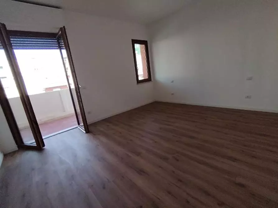 Immagine 38 di Appartamento in vendita  a Massa