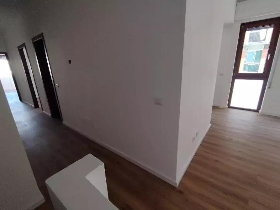 Immagine 11 di Appartamento in vendita  a Massa