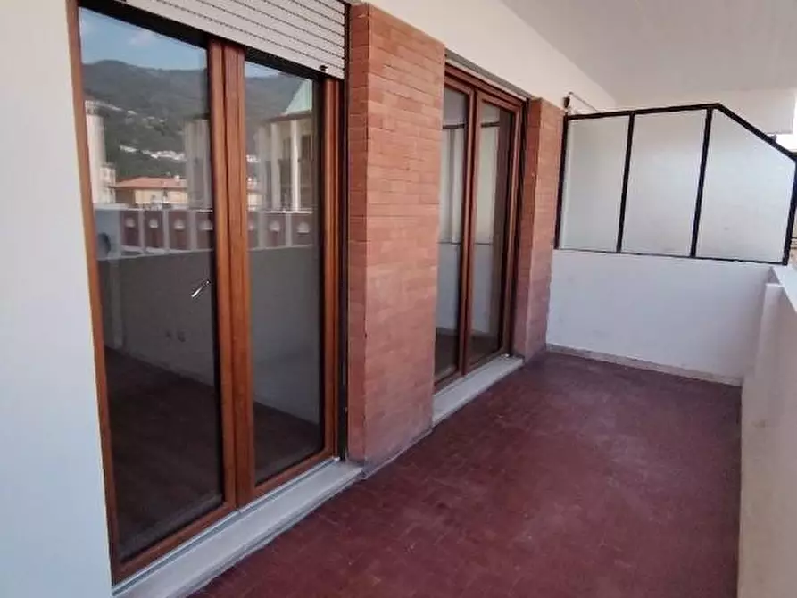 Immagine 4 di Appartamento in vendita  a Massa