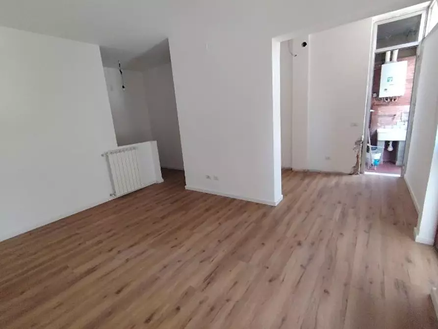 Immagine 17 di Appartamento in vendita  a Massa