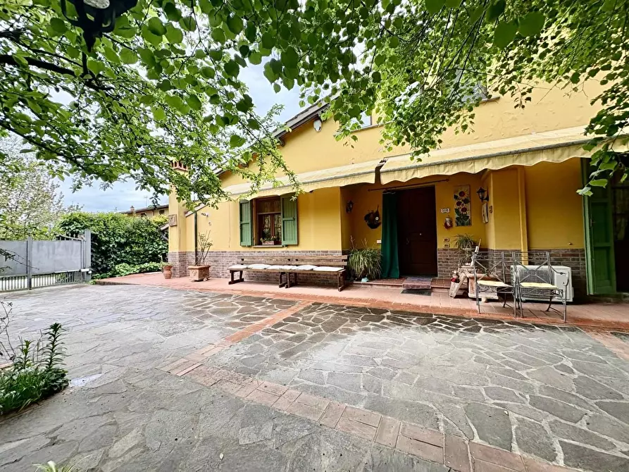 Immagine 1 di Villa in vendita  a Empoli