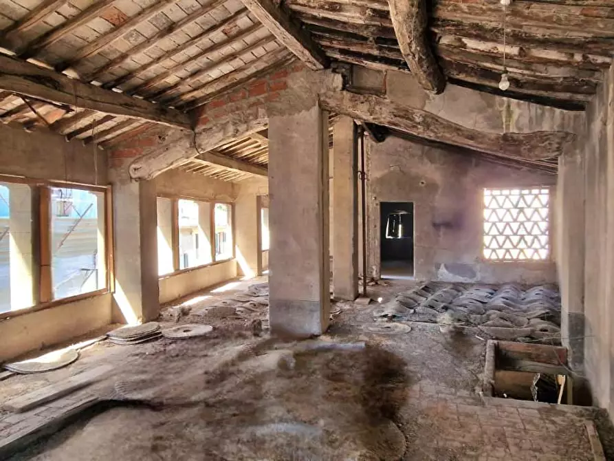 Immagine 20 di Rustico / casale in vendita  a Calci