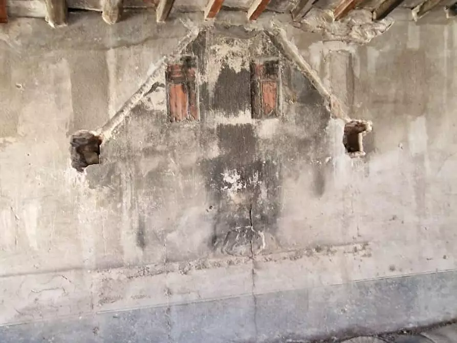 Immagine 18 di Rustico / casale in vendita  a Calci