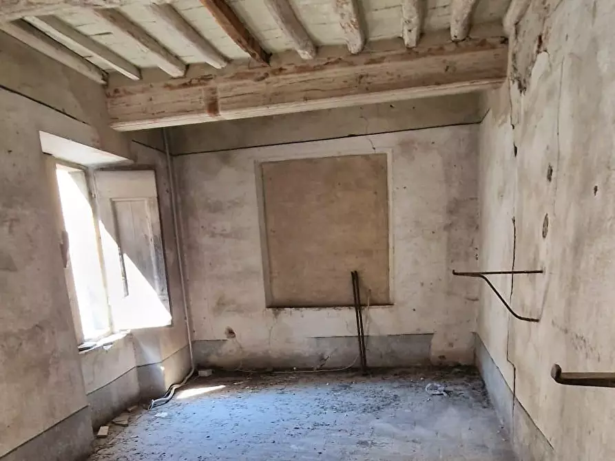 Immagine 36 di Rustico / casale in vendita  a Calci