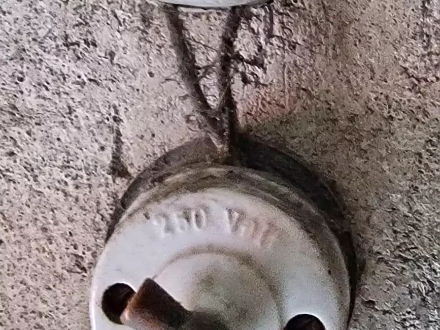 Immagine 43 di Rustico / casale in vendita  a Calci