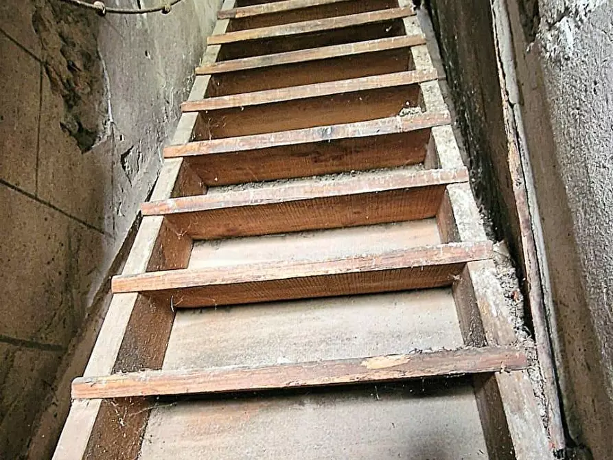 Immagine 30 di Rustico / casale in vendita  a Calci