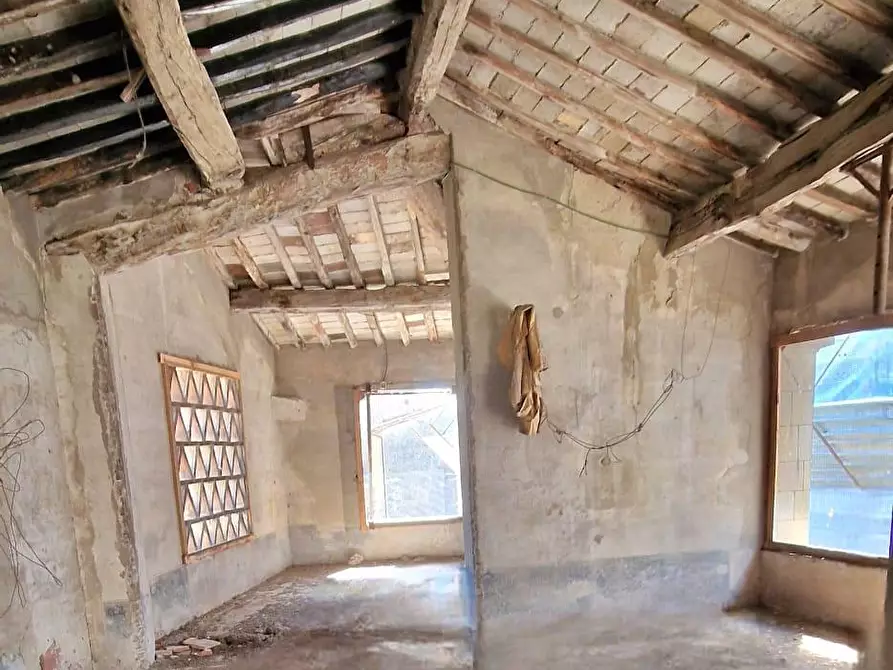Immagine 15 di Rustico / casale in vendita  a Calci