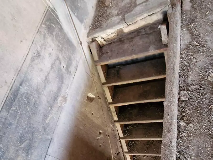 Immagine 25 di Rustico / casale in vendita  a Calci