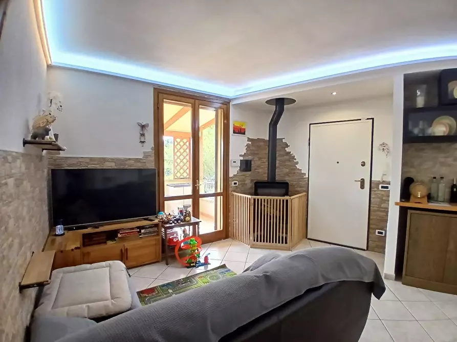 Immagine 11 di Appartamento in vendita  a Rosignano Marittimo