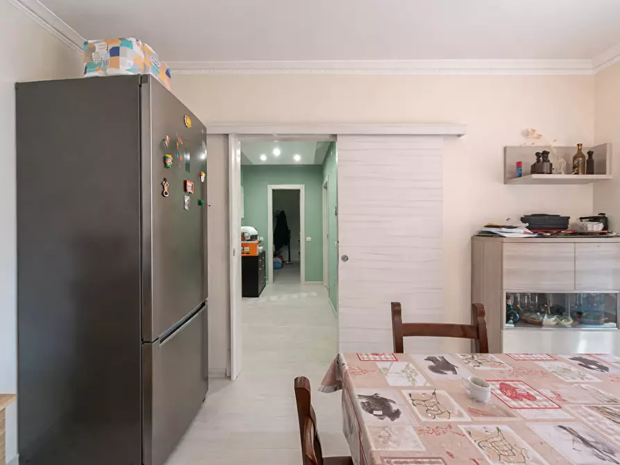 Immagine 2 di Appartamento in vendita  a Carrara
