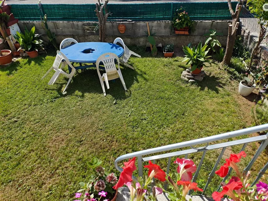 Immagine 5 di Appartamento in vendita  a Carrara