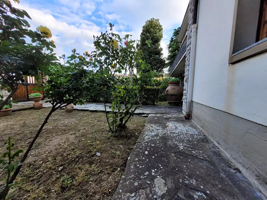 Immagine 19 di Villa in vendita  a Empoli