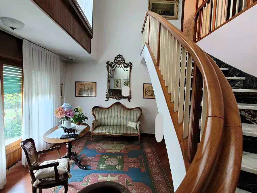 Immagine 1 di Villa in vendita  a Empoli