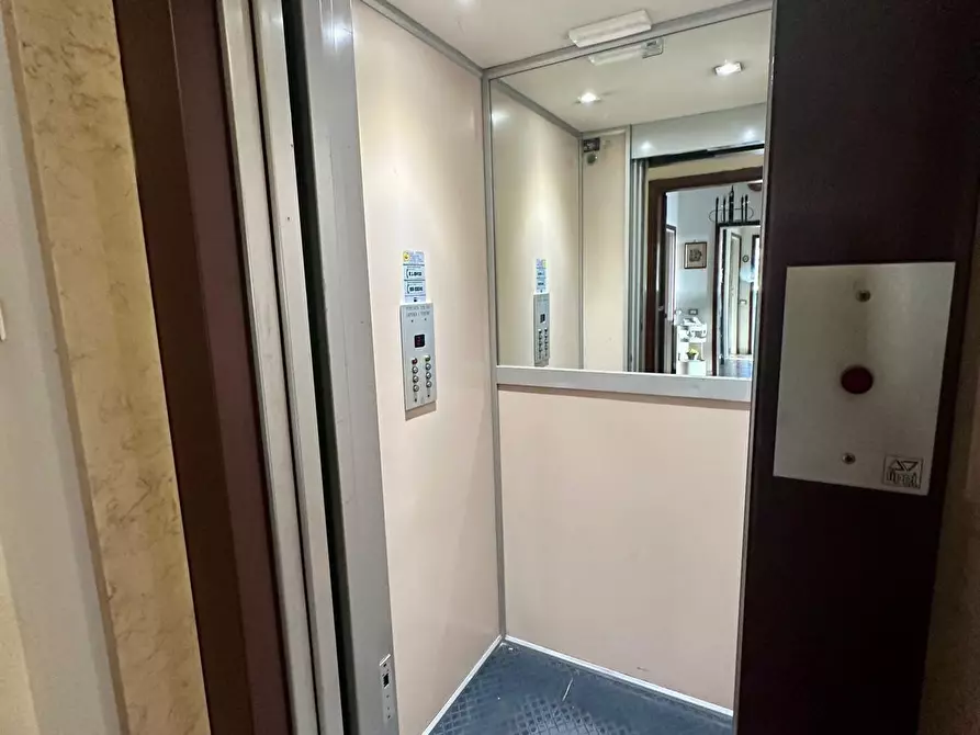 Immagine 26 di Appartamento in vendita  a Pisa