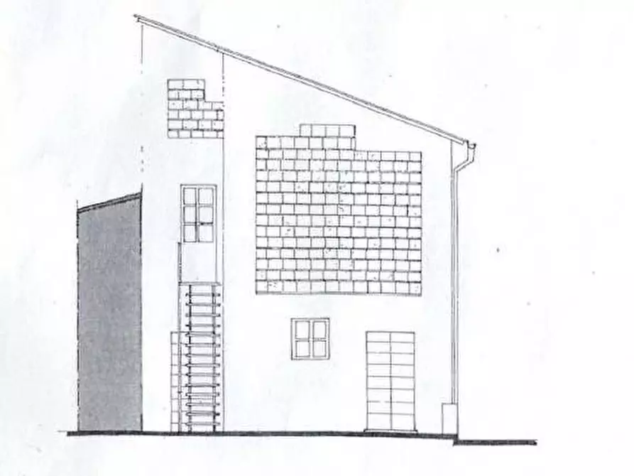 Immagine 23 di Deposito in vendita  a Lucca