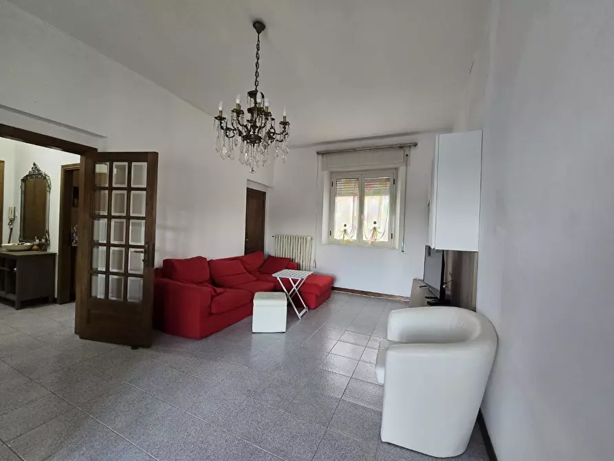Immagine 10 di Appartamento in vendita  a Siena