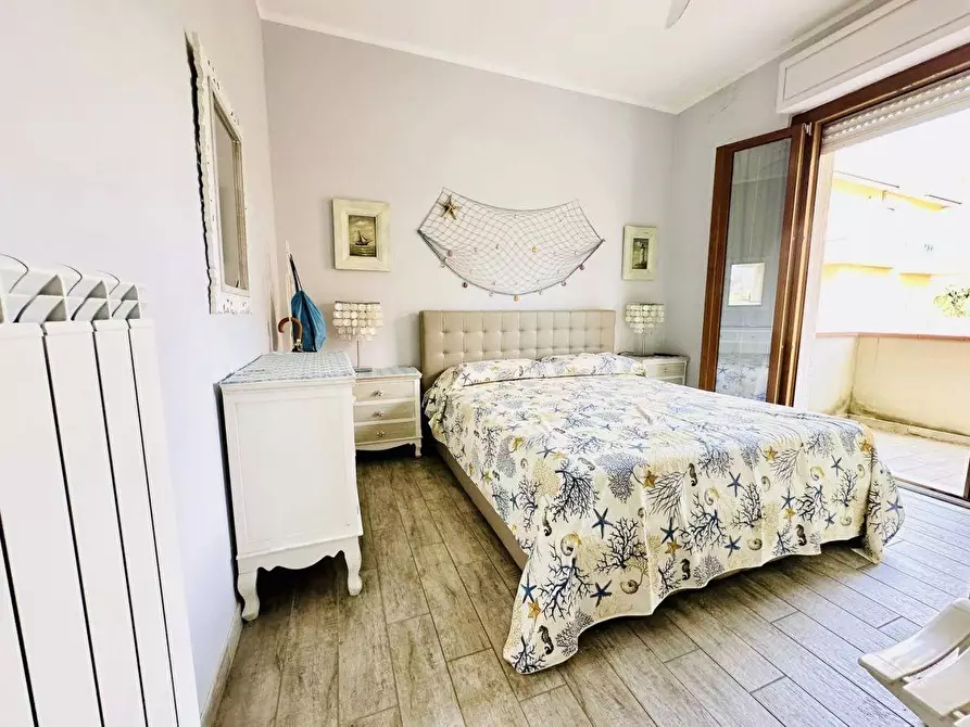 Immagine 18 di Appartamento in vendita  a Sarzana