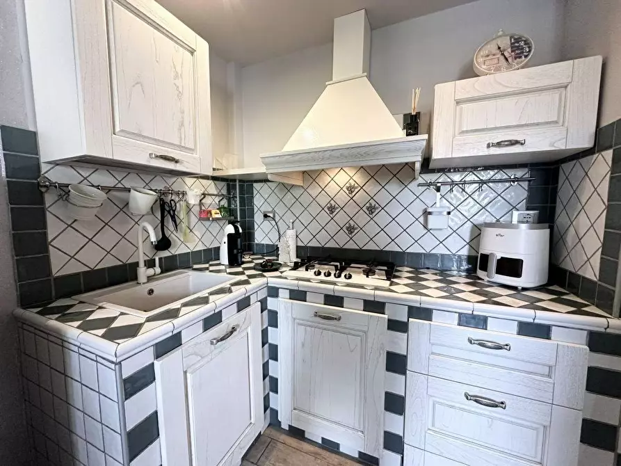 Immagine 6 di Appartamento in vendita  a Sarzana