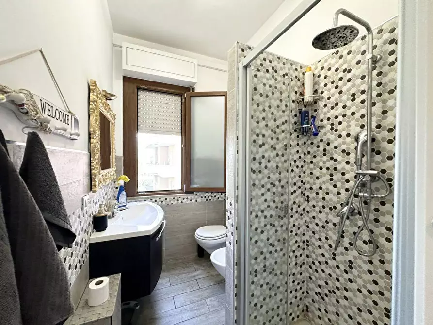 Immagine 12 di Appartamento in vendita  a Sarzana