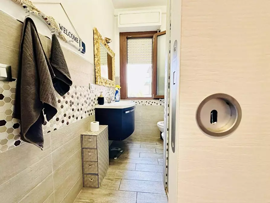 Immagine 14 di Appartamento in vendita  a Sarzana