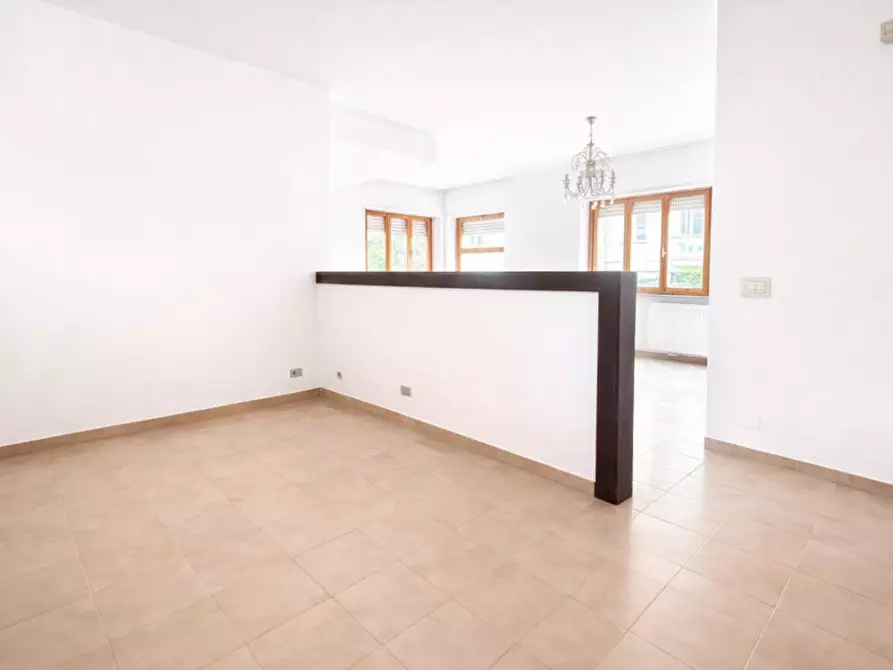 Immagine 5 di Appartamento in vendita  a Latina