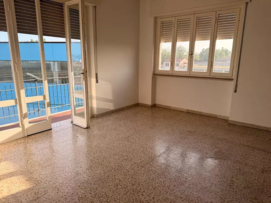 Immagine 4 di Appartamento in vendita  a Viareggio