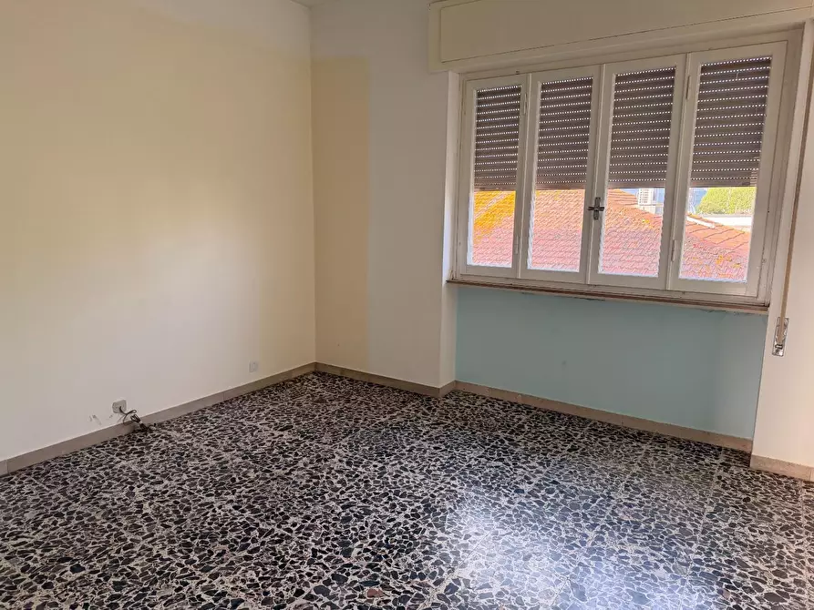 Immagine 2 di Appartamento in vendita  a Viareggio