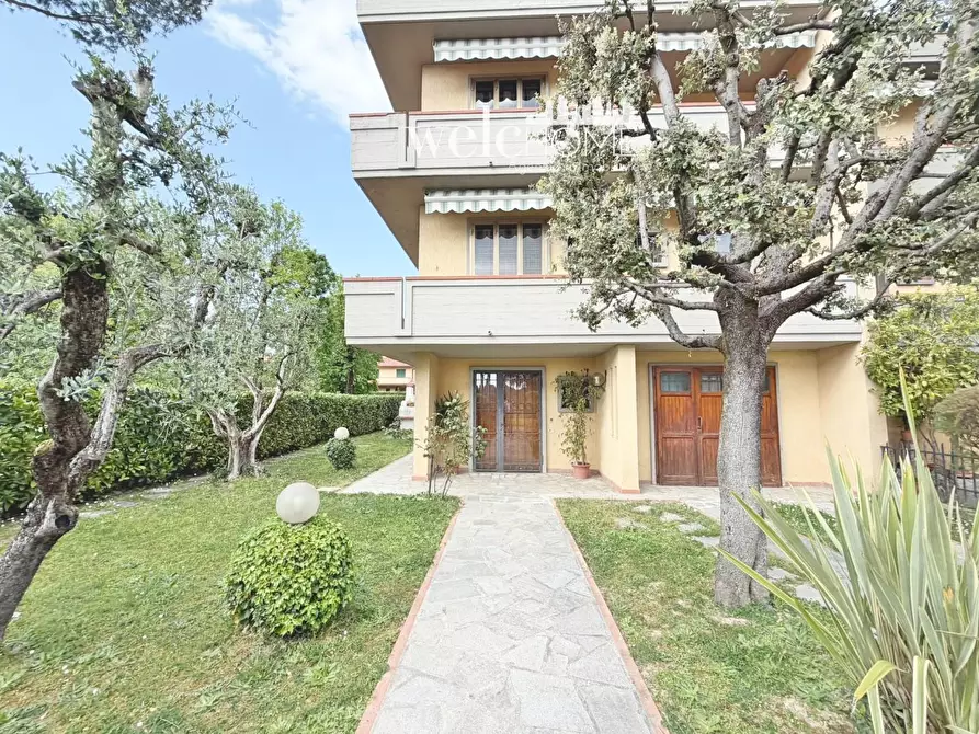 Immagine 33 di Villetta a schiera in vendita  a Campi Bisenzio