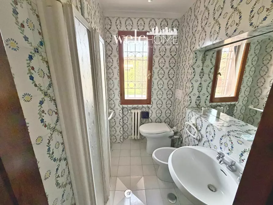 Immagine 31 di Villetta a schiera in vendita  a Campi Bisenzio