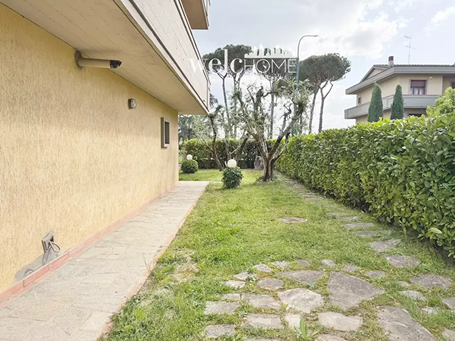 Immagine 37 di Villetta a schiera in vendita  a Campi Bisenzio