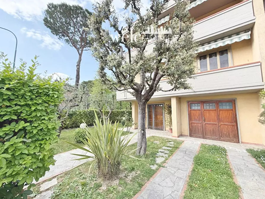 Immagine 35 di Villetta a schiera in vendita  a Campi Bisenzio