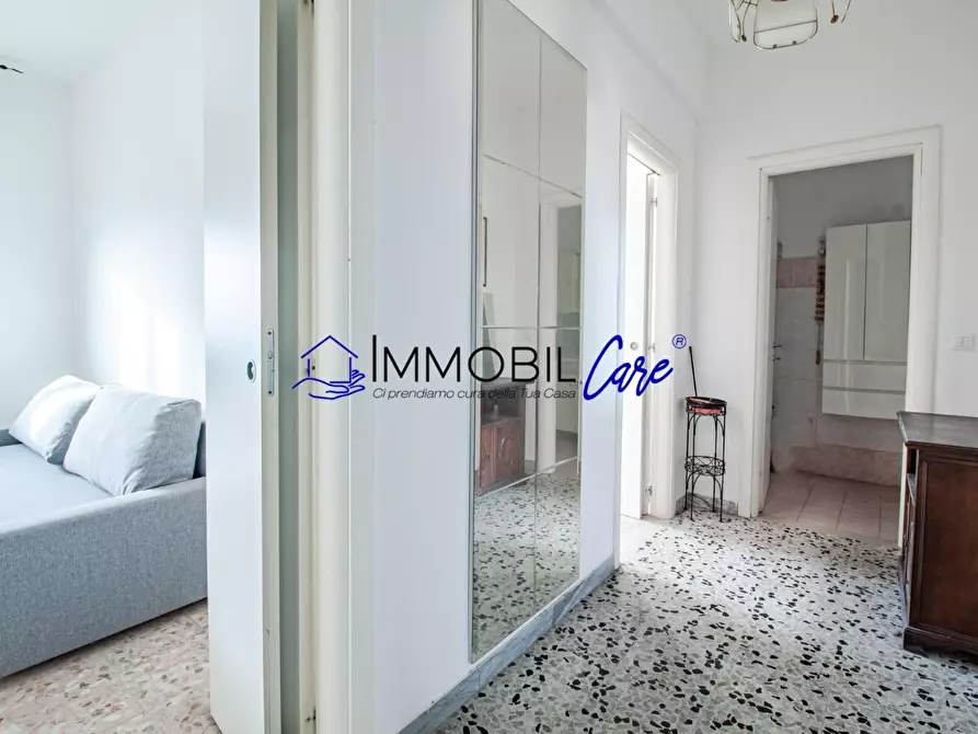 Immagine 5 di Appartamento in vendita  a Livorno