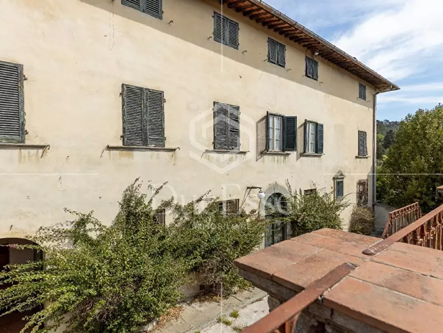 Immagine 22 di Villa in vendita  a Vicopisano